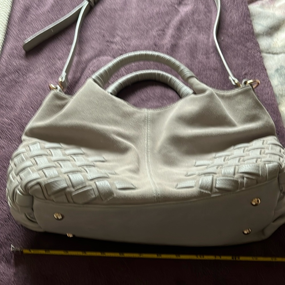 Dove gray tote bag.
